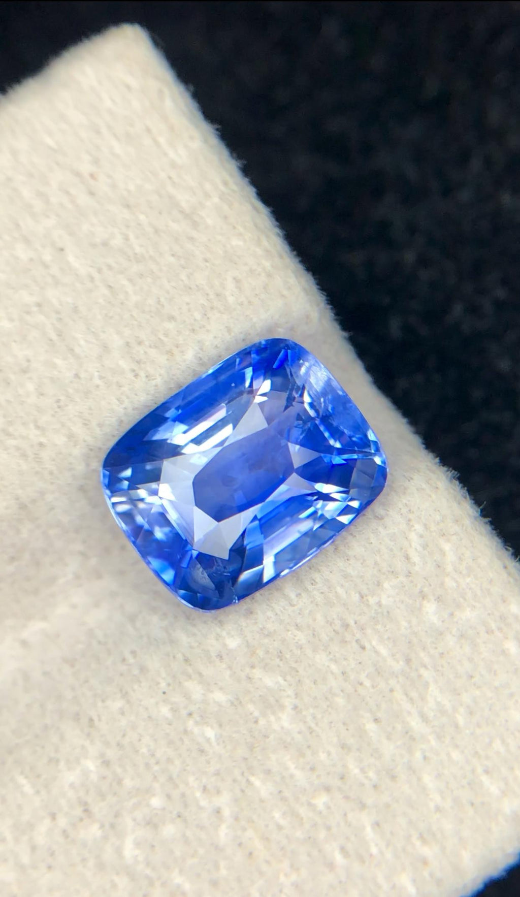 Blue Sapphire 3.60ct cushion Cut –  Sri Lankan Sapphire