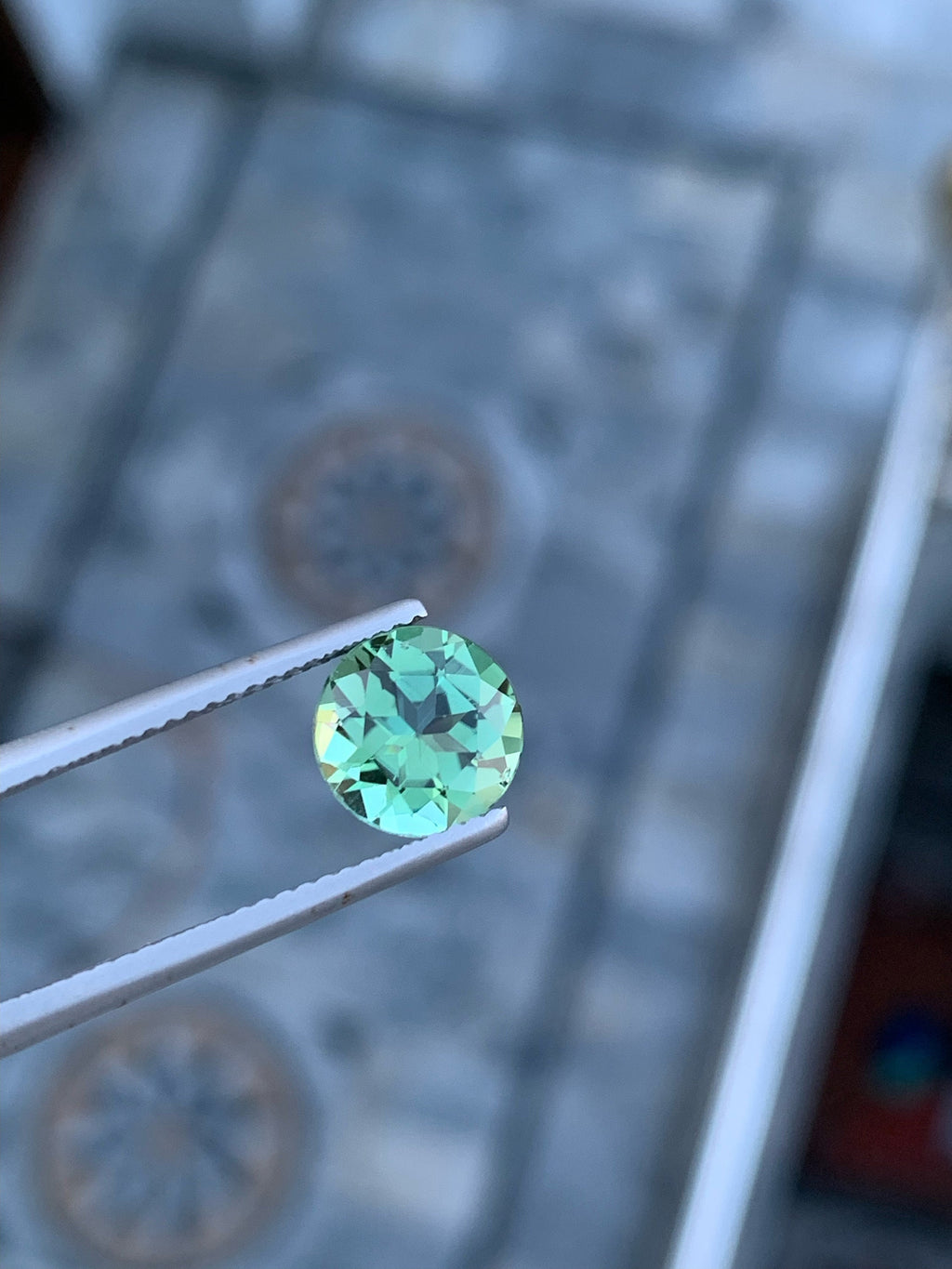 Seafoam Green Tourmaline Gemstone: Round Cut, 2.00 Carat