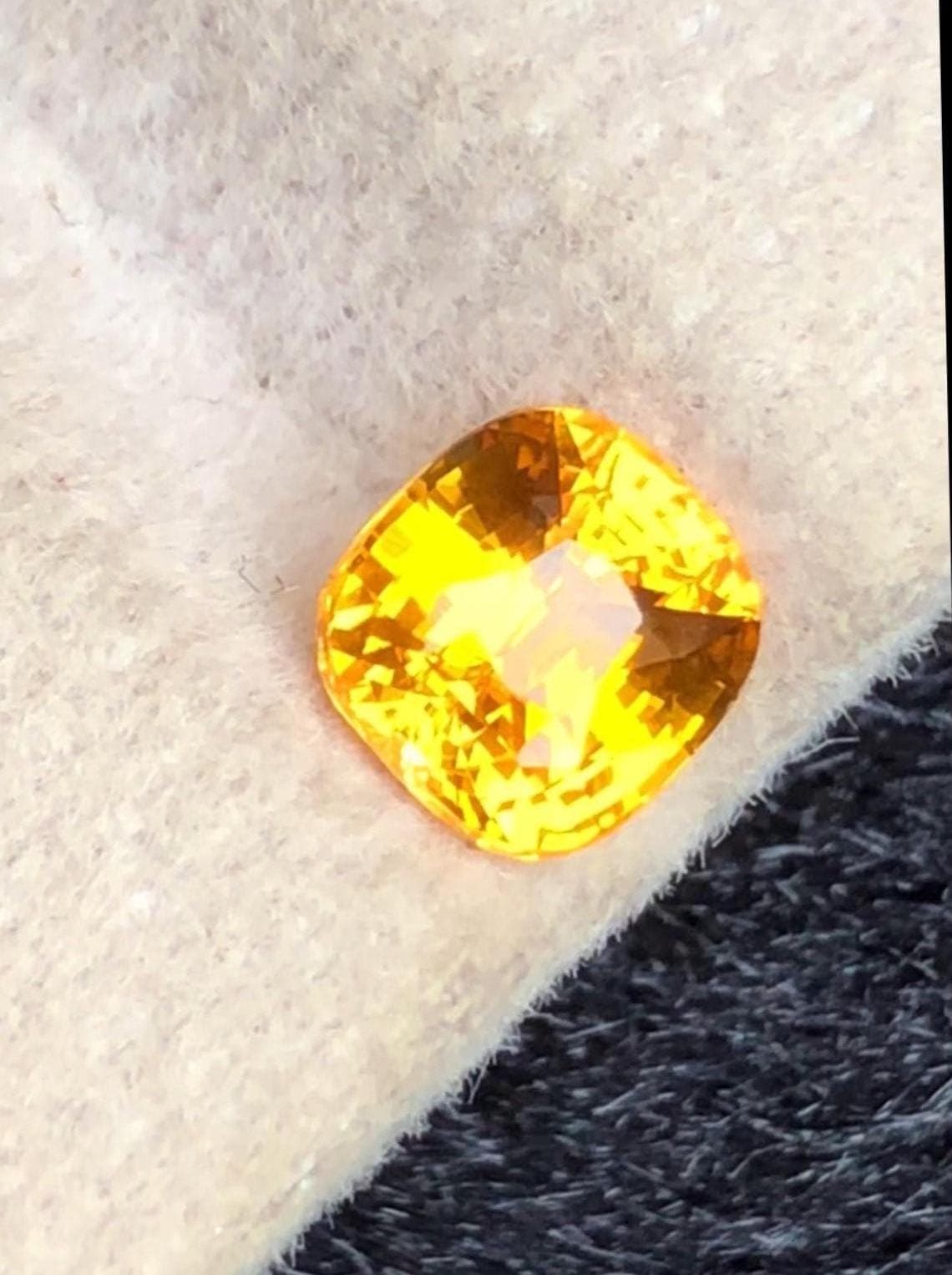 Yellow Sapphire 1.05ct Cushion Cut – Vibrant Gem from Sri Lanka