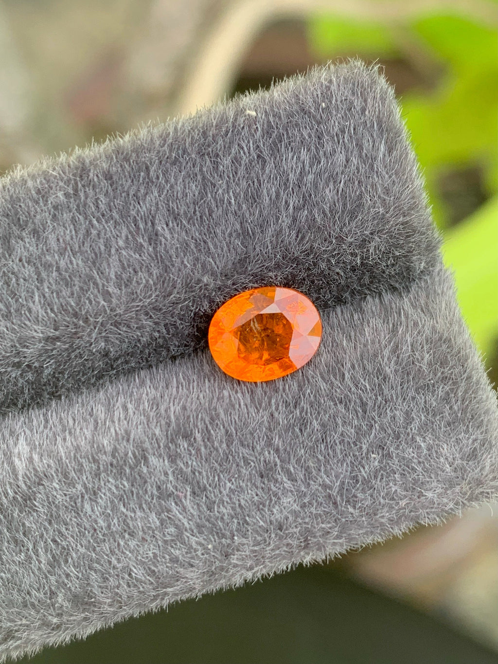 Natural Fanta Garnet Gemstone: Oval Cut, 2.30 CT, Sri Lanka