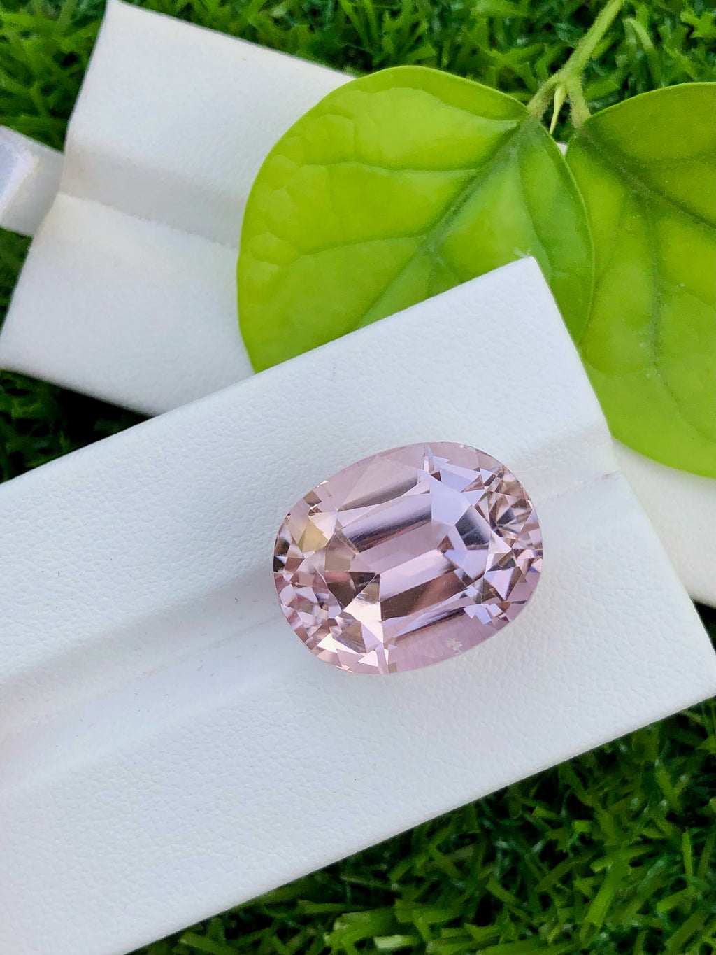 Reddish Pink Kunzite Gemstone: 30.75 CT Faceted Cushion Cut