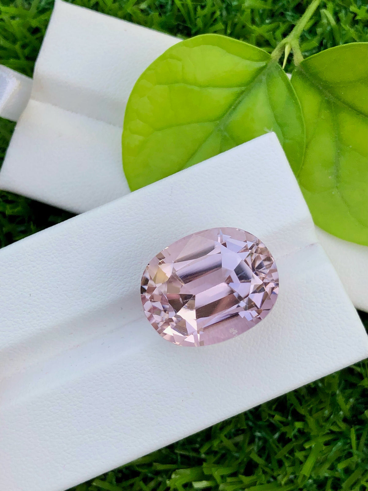 Reddish Pink Kunzite Gemstone: 30.75 CT Faceted Cushion Cut