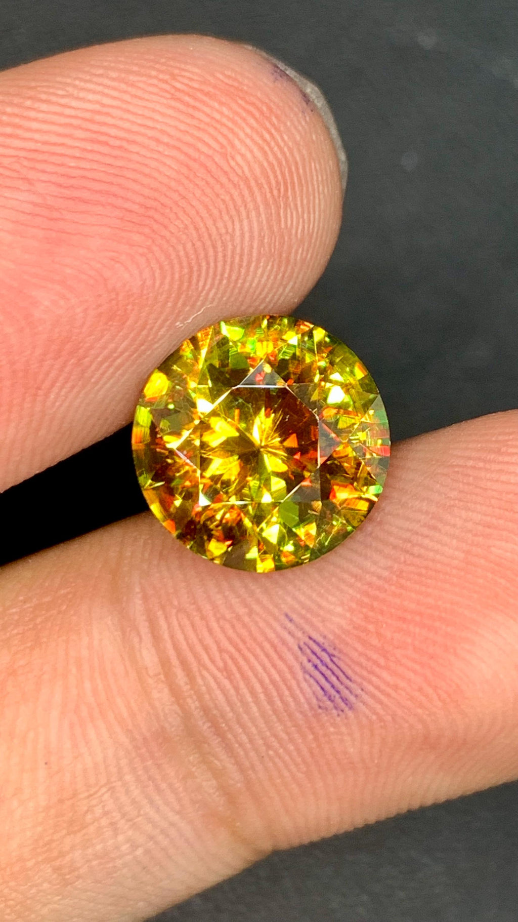 Trichroic Sphene Gemstone: Rare Round Cut, 5.90 CT, Zagi Mine