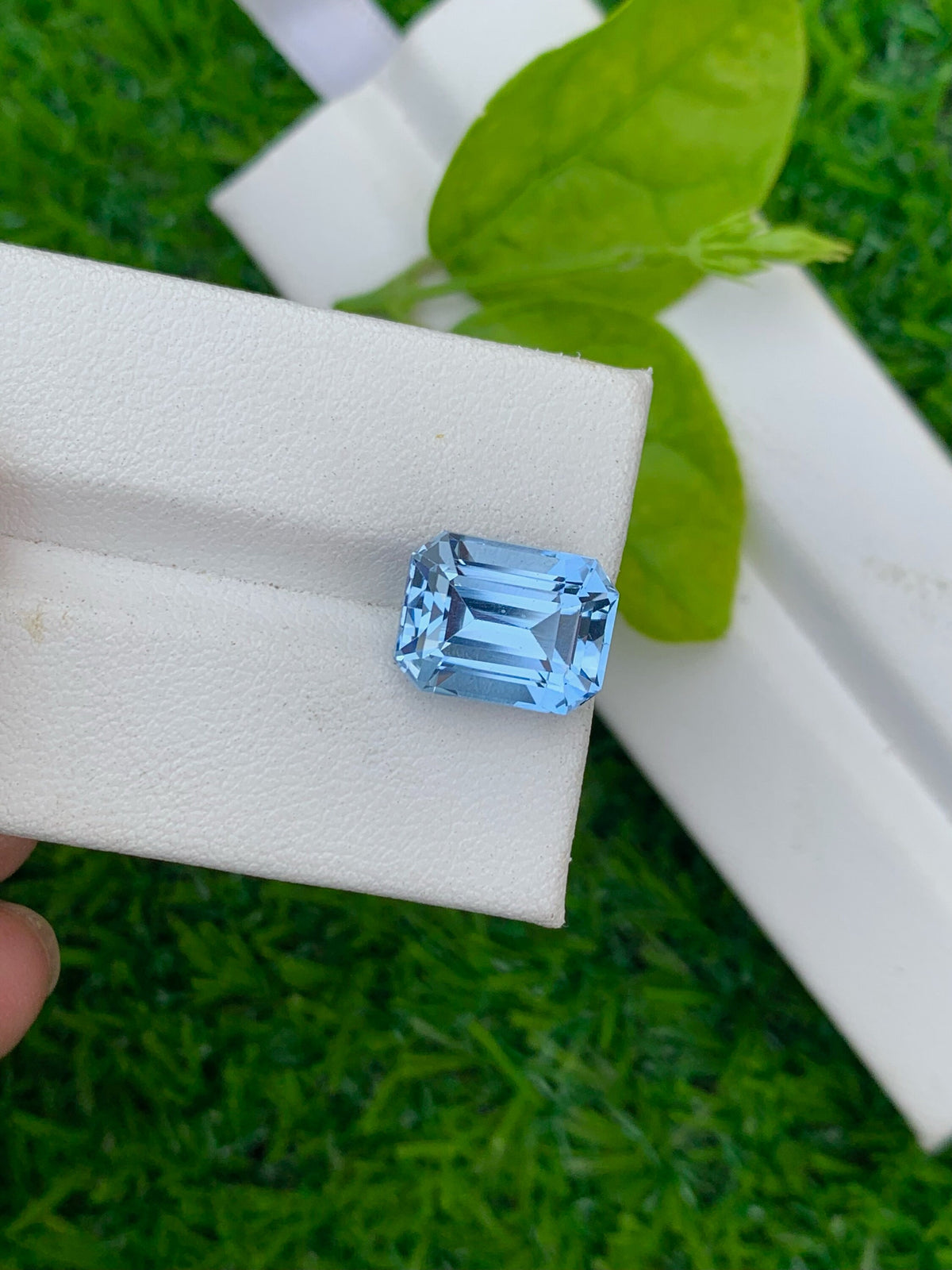 Santa Maria Blue Aquamarine Gemstone: Emerald Cut, 6.00 CT Loose Stone