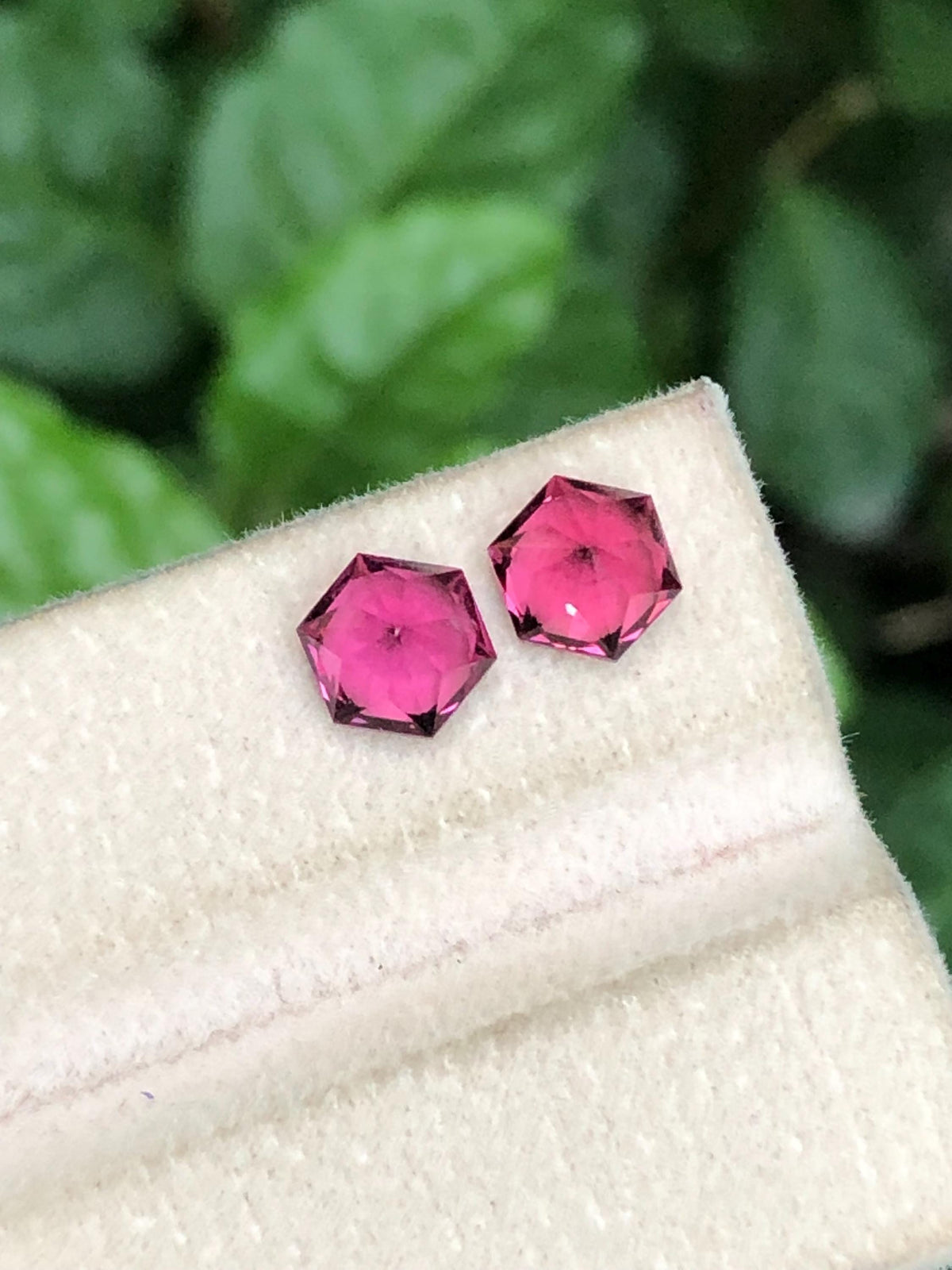 Malaya Garnet 3.20ct Matching Pair – Hexagonal Fantasy Cut with Exceptional Brilliance