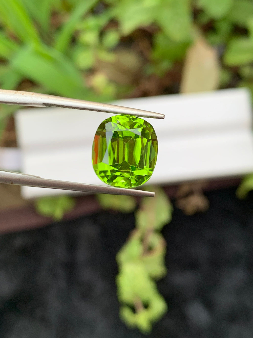 Cushion Cut Olive Peridot Gemstone: Natural VVS Clarity, 6.35 Carat