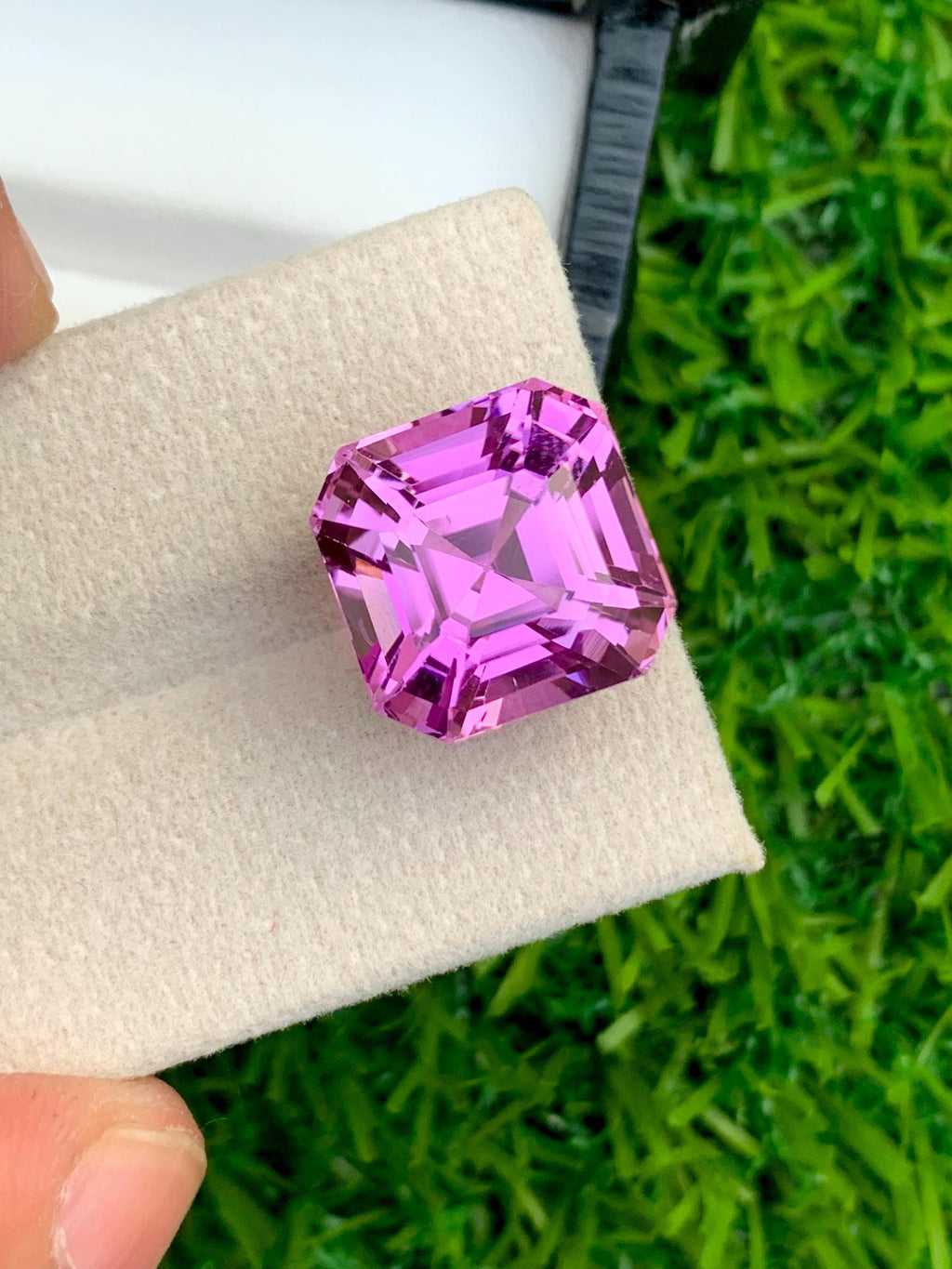 Deep Pink Kunzite Gemstone: 15.40 CT Faceted Ascher Cut Loose Stone