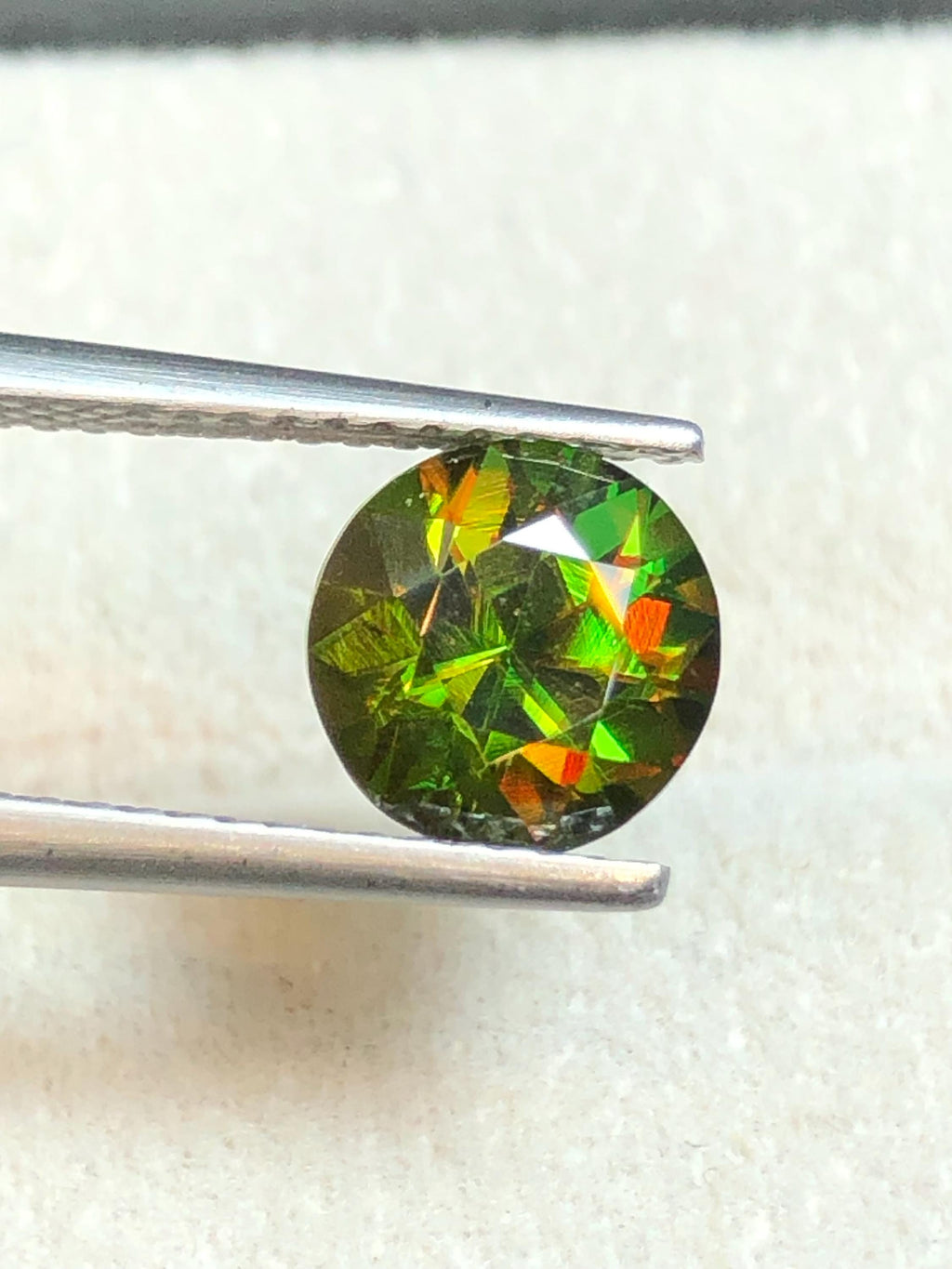 Chrome Sphene 1.87ct Round Cut – Madagascar • Full Fire