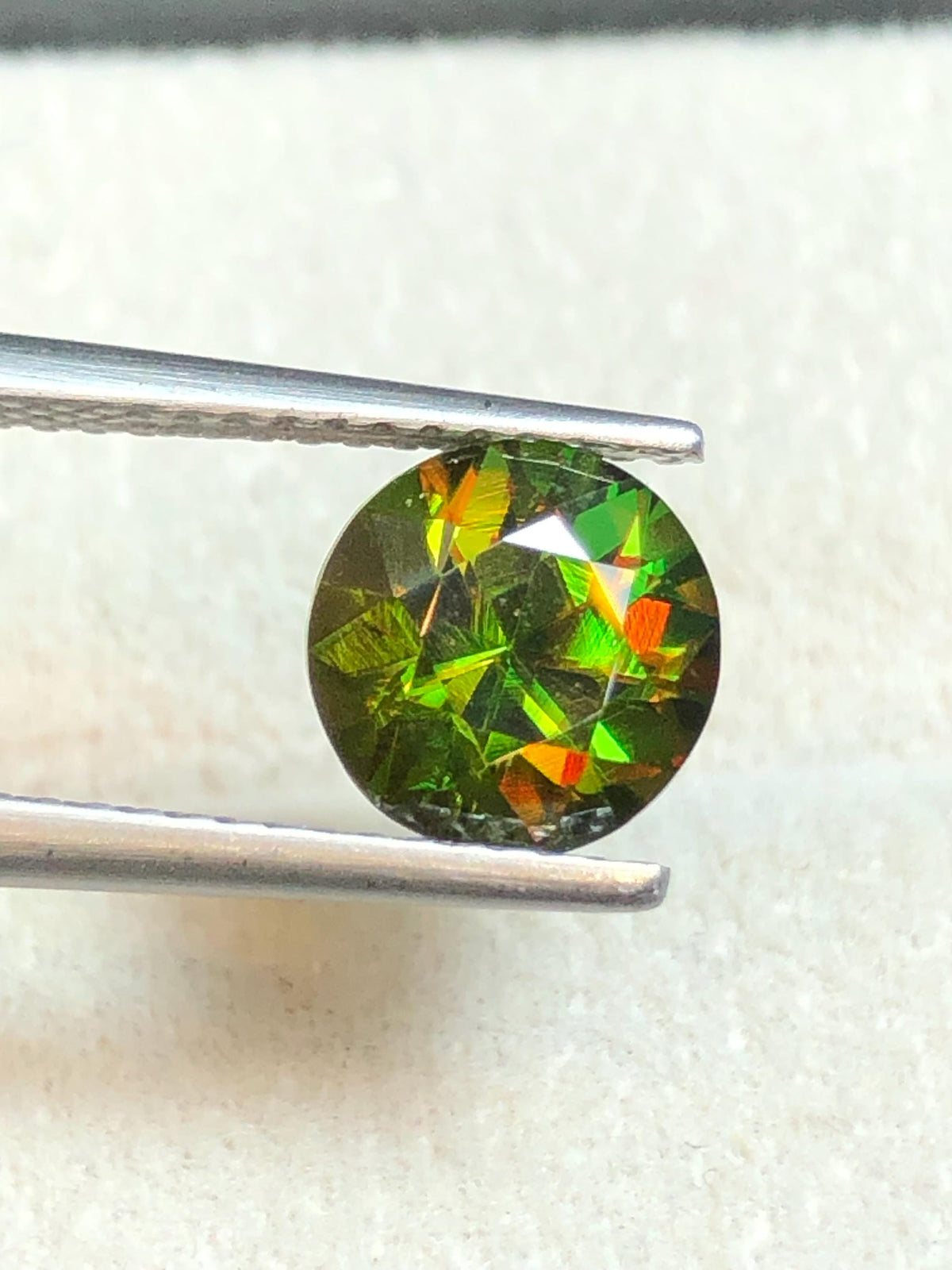 Chrome Sphene 1.87ct Round Cut – Madagascar • Full Fire