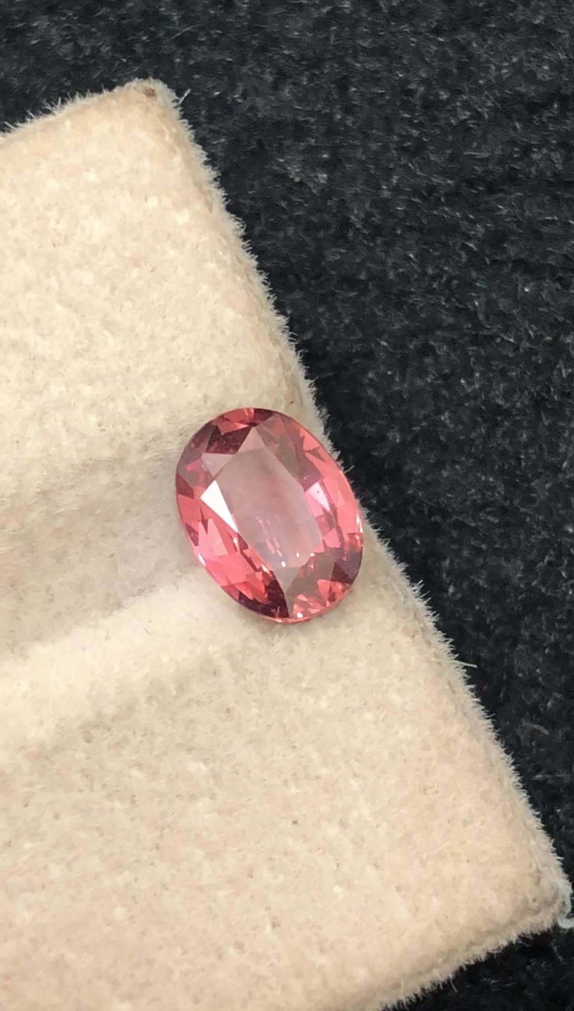 Padparadscha Sapphire 1.23 ct Oval Cut – Lively Orange-Pink Glow With Certificate