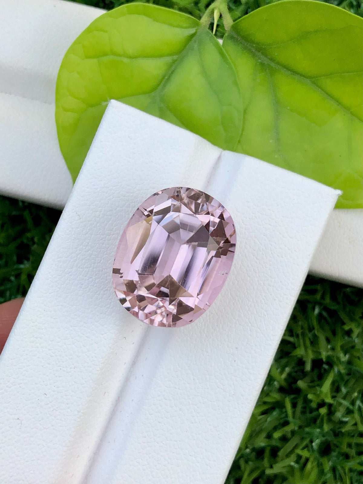 Reddish Pink Kunzite Gemstone: 30.75 CT Faceted Cushion Cut