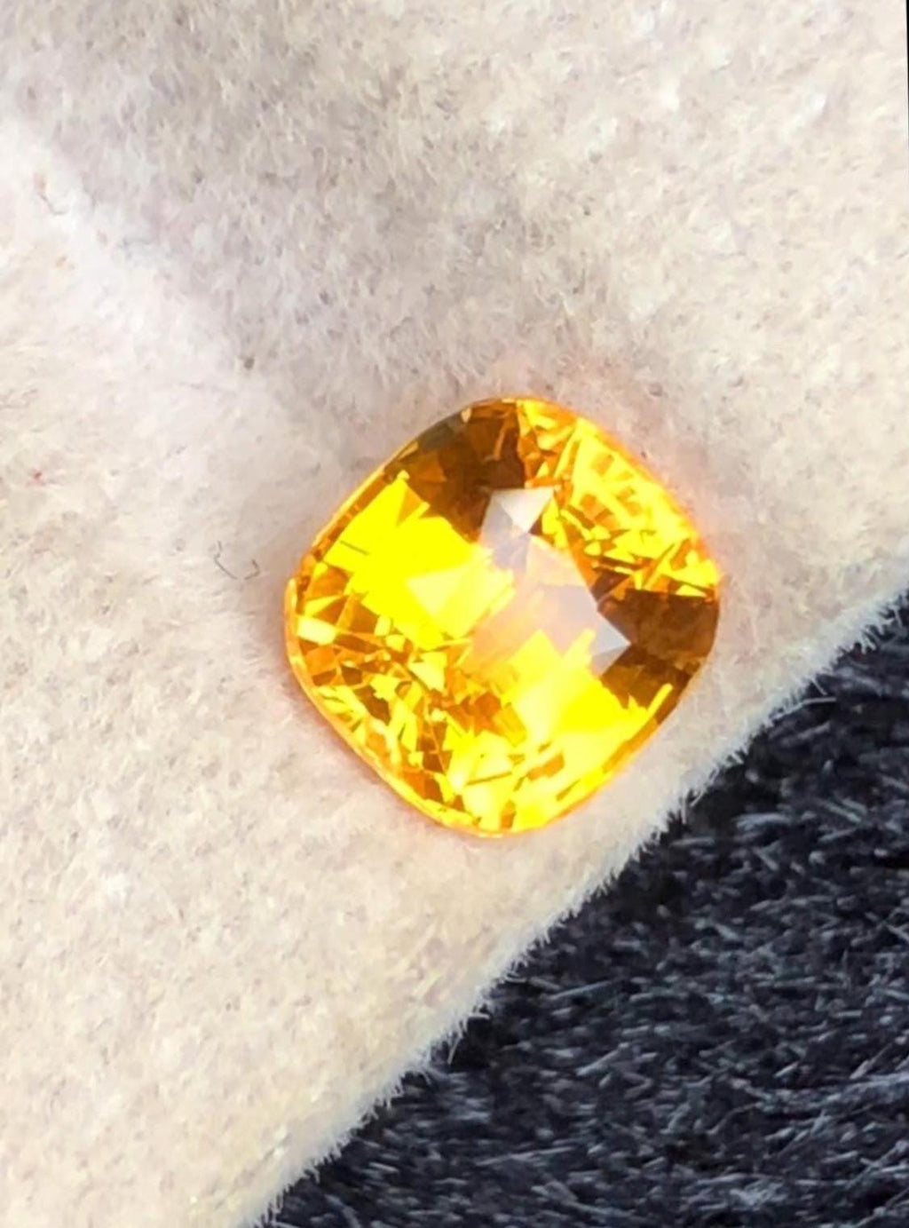 Yellow Sapphire 1.05ct Cushion Cut – Vibrant Gem from Sri Lanka