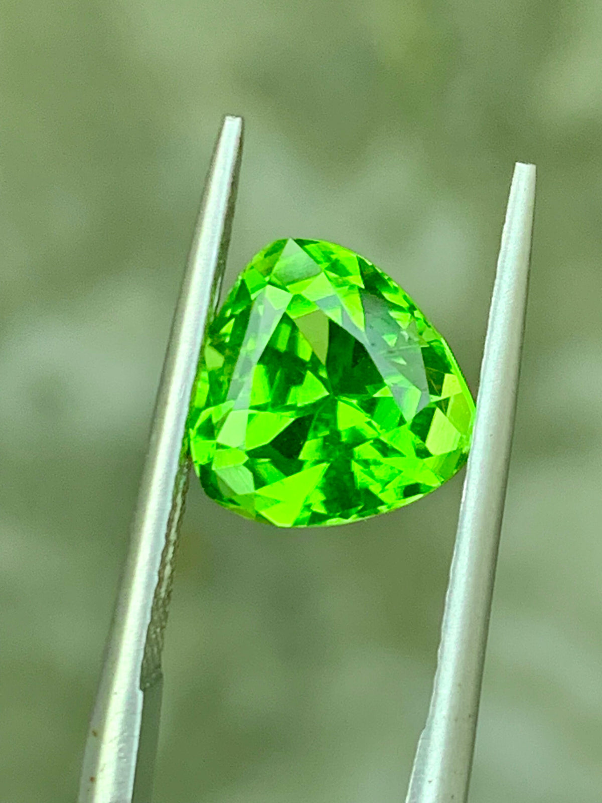 Trillion Cut Green Peridot Gemstone: Natural August Birthstone, 3.30 Cts