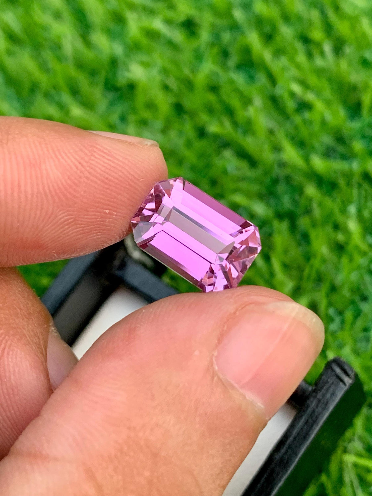 7.55 Carat Deep Pink Kunzite Gemstone: Afghan Spodumene, Emerald Cut