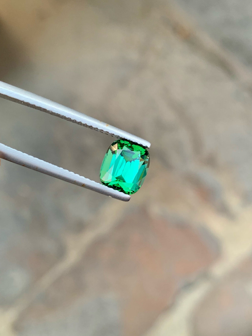 Green Tourmaline Gemstone: 2.40 CT Faceted Cushion Cut Stone