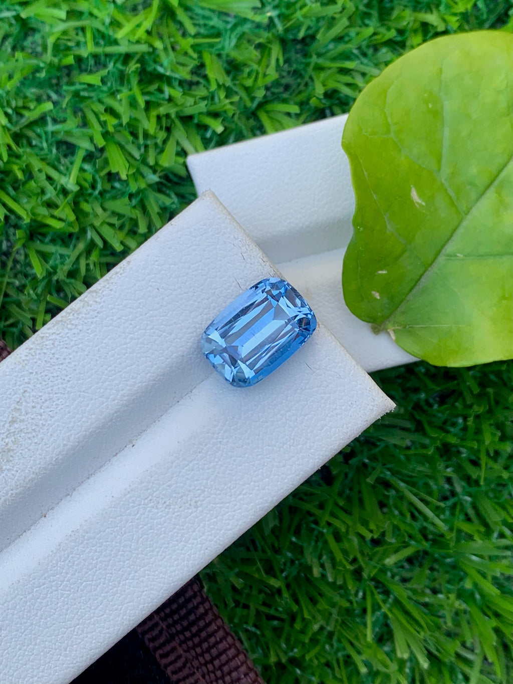 Santa Maria Aquamarine Gemstone: 5.50 CT Deep Blue Cushion Cut