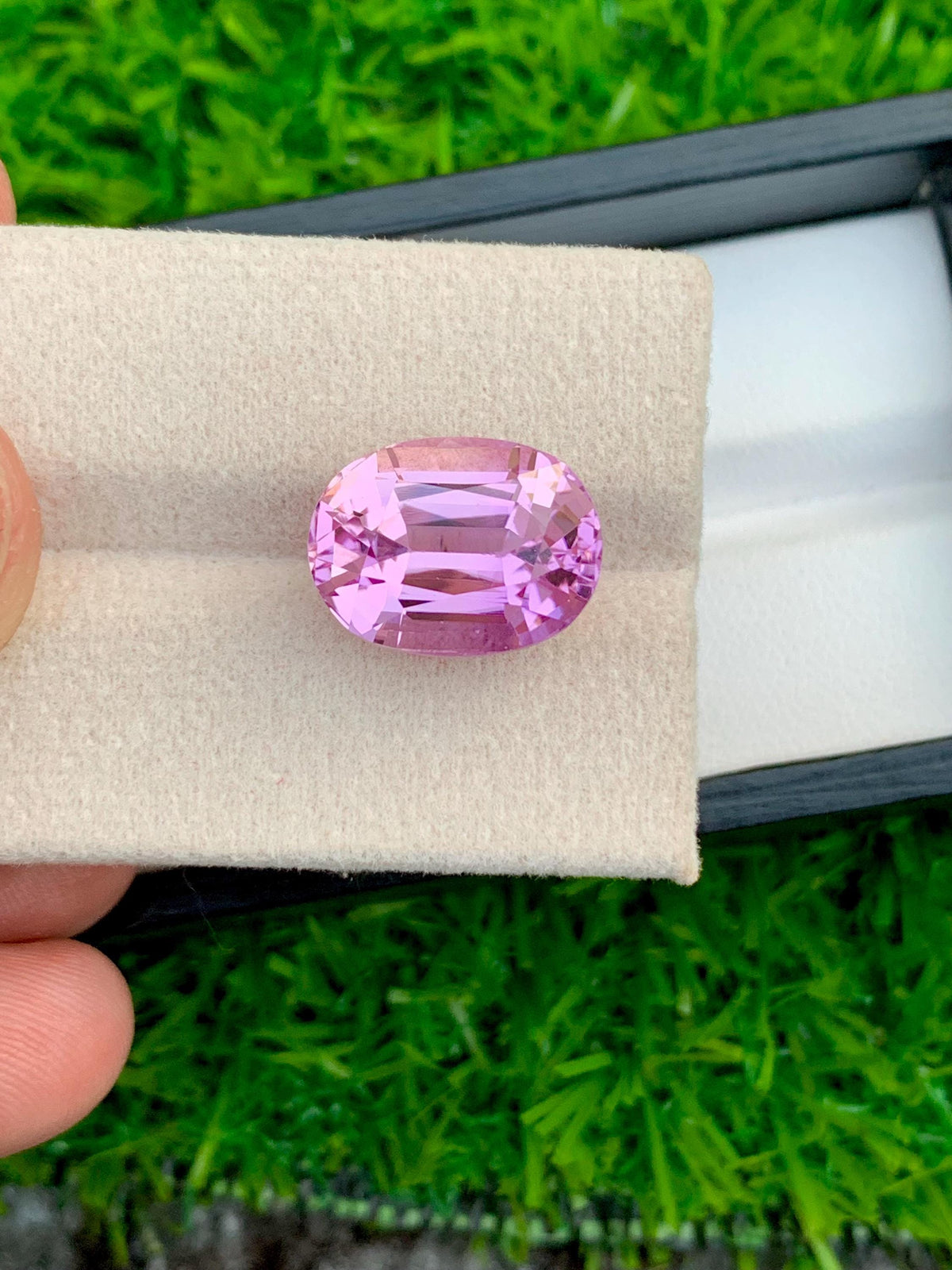 Natural Pink Kunzite Gemstone: Oval Faceted Loose Gem (11.15 CT)