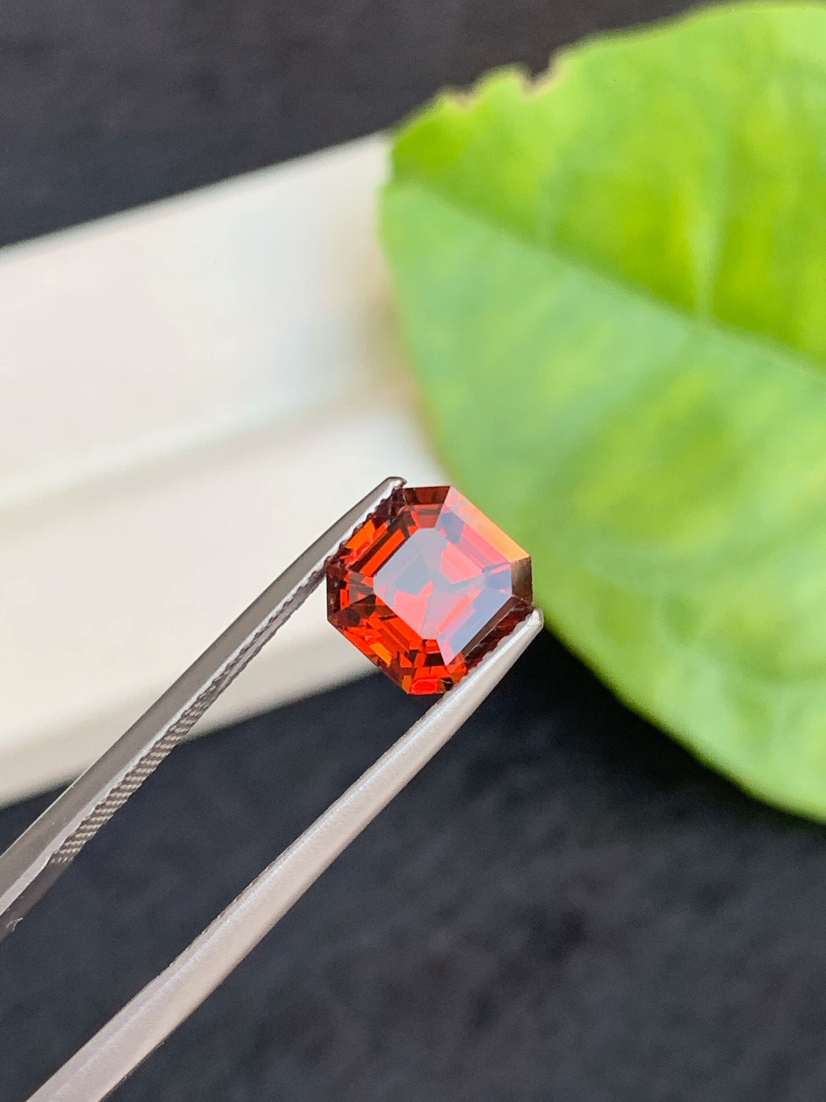 Mandarine Garnet Gemstone: 2.10 CT Asscher Cut Fanta Color