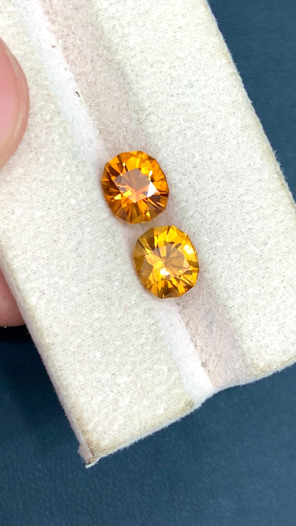 Natural Madeira Citrine Gemstone Pair: Vintage Oval Ring Stones, 2.90 Carat