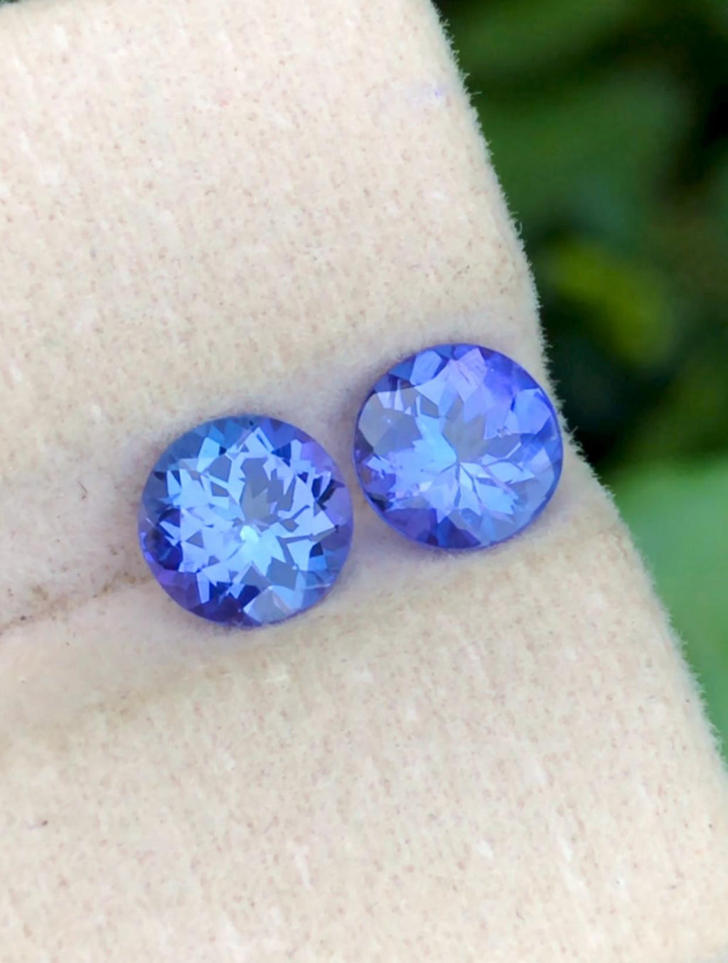 Tanzanite Pair 1.80 Carat Round Cut – 6mm Matched Set (6.10x6.10x3.60mm)