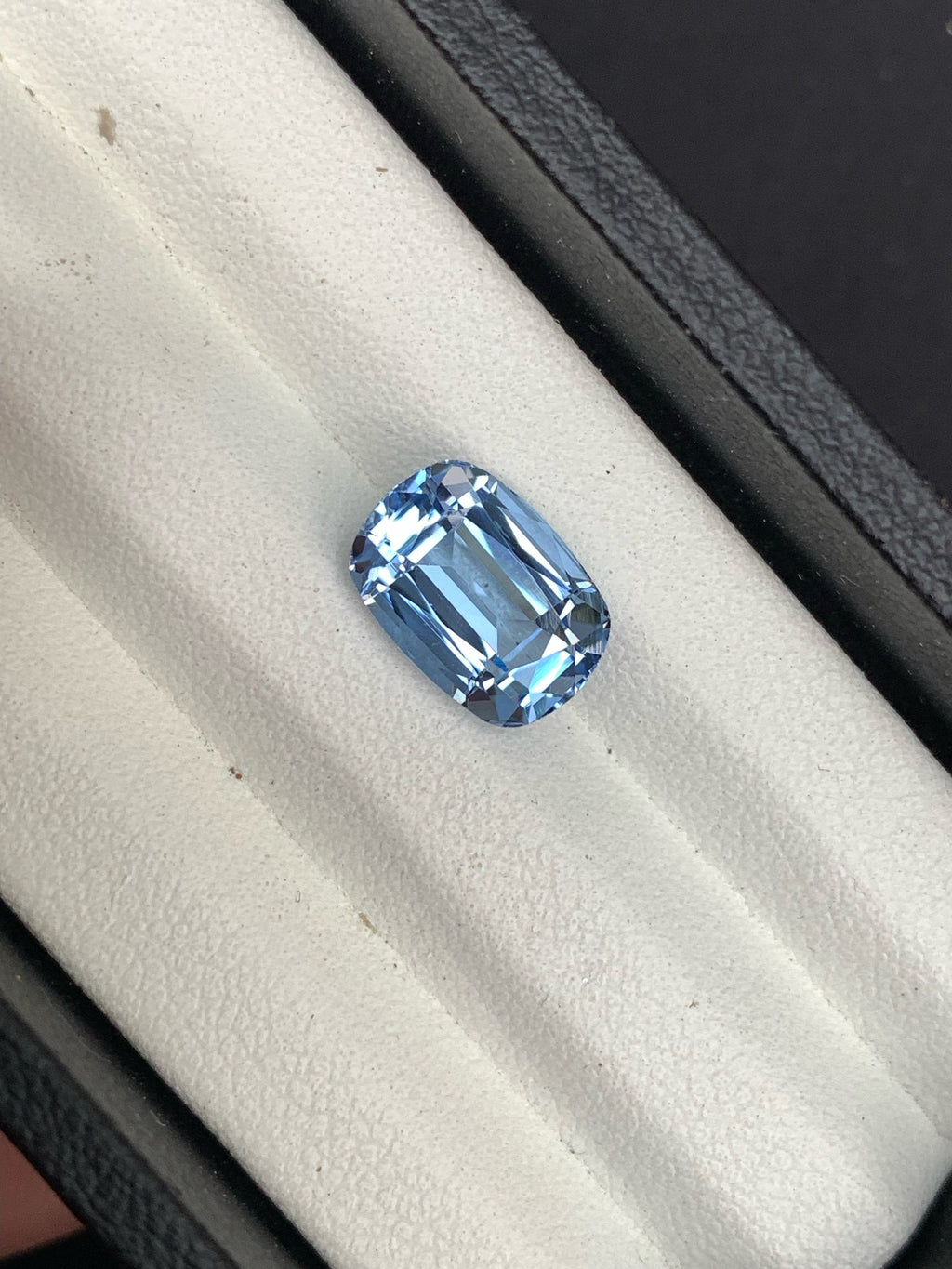 Santa Maria Blue Aquamarine Gemstone: Cushion Cut, 4.00 Carats