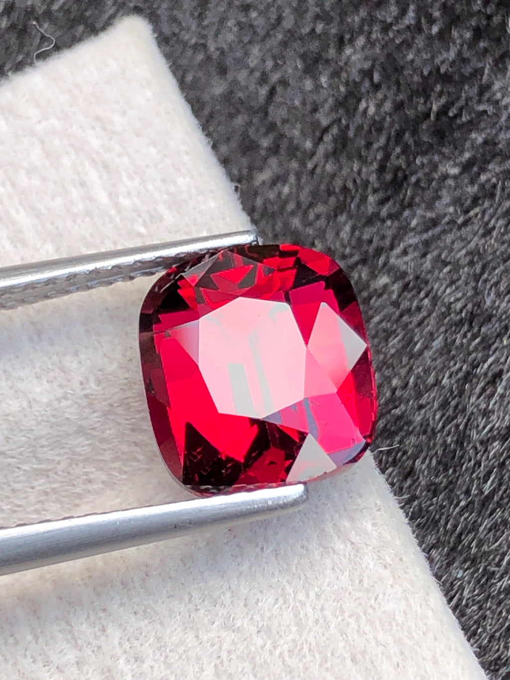 Tanga Mine Rhodolite Garnet 4.81ct Cushion Cut – Raspberry-Tone Tanzanian Gemstone