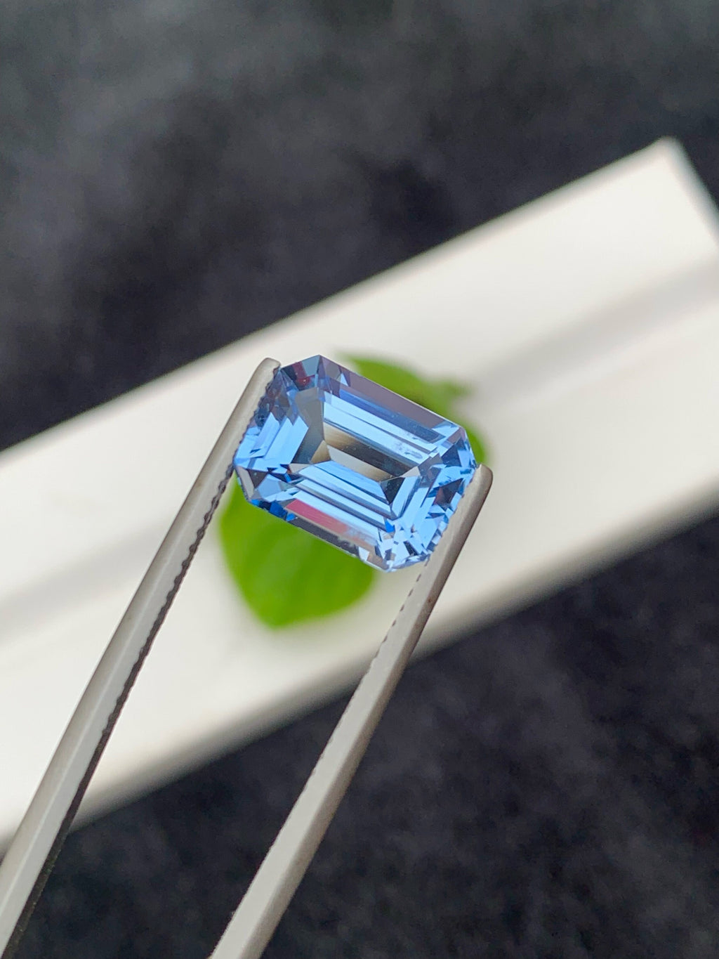 Santa Maria Aquamarine Gemstone: Emerald Cut, 3.90 CT Loose Blue Beryl