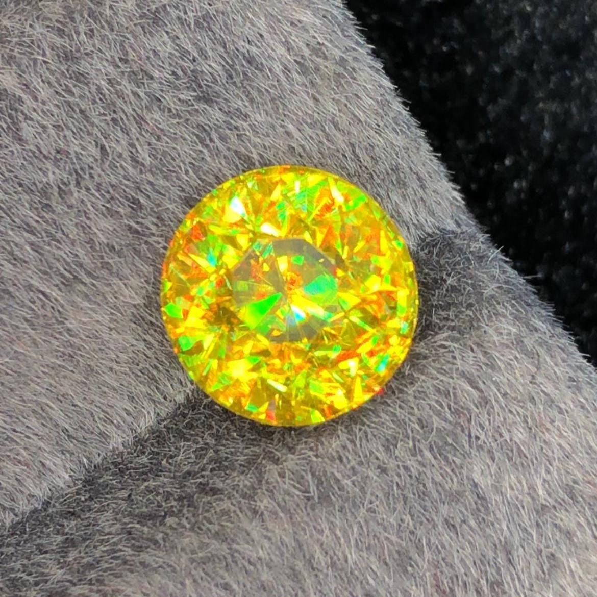 Yellow Full Fire Sphene 5.65ct Round Cut – Pakistan
