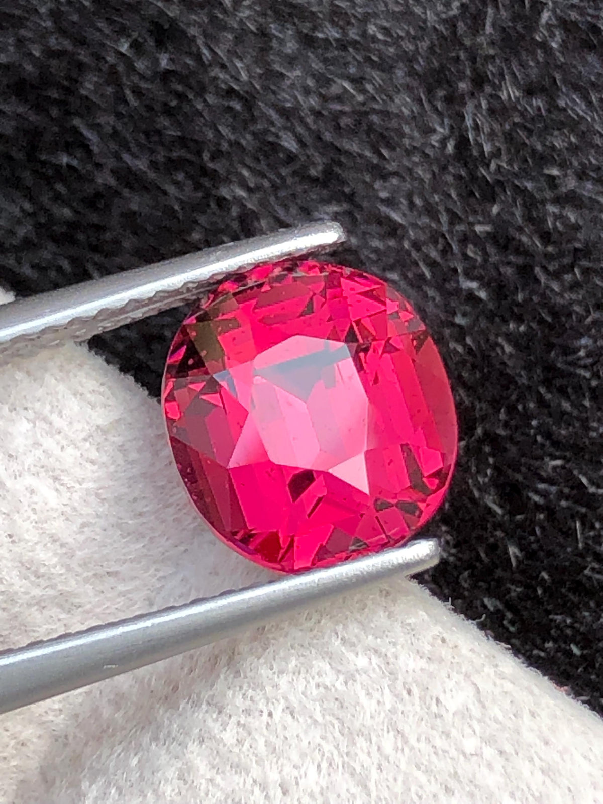 Purple Rhodolite Garnet 3.80ct Oval Cut – Raspberry-Tone Tanzanian Gemstone