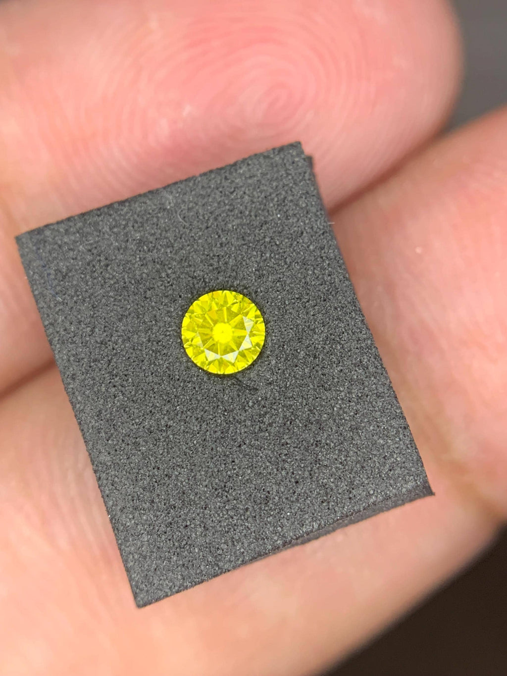 Yellow Diamond: 0.13 ct Round Cut Gemstone