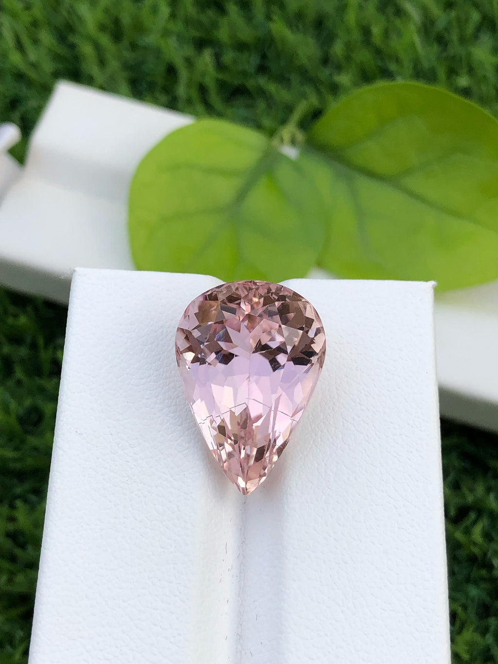 Pear Shape Peach Pink Kunzite Gemstone: Flawless Faceted Cut, 17.85 CT