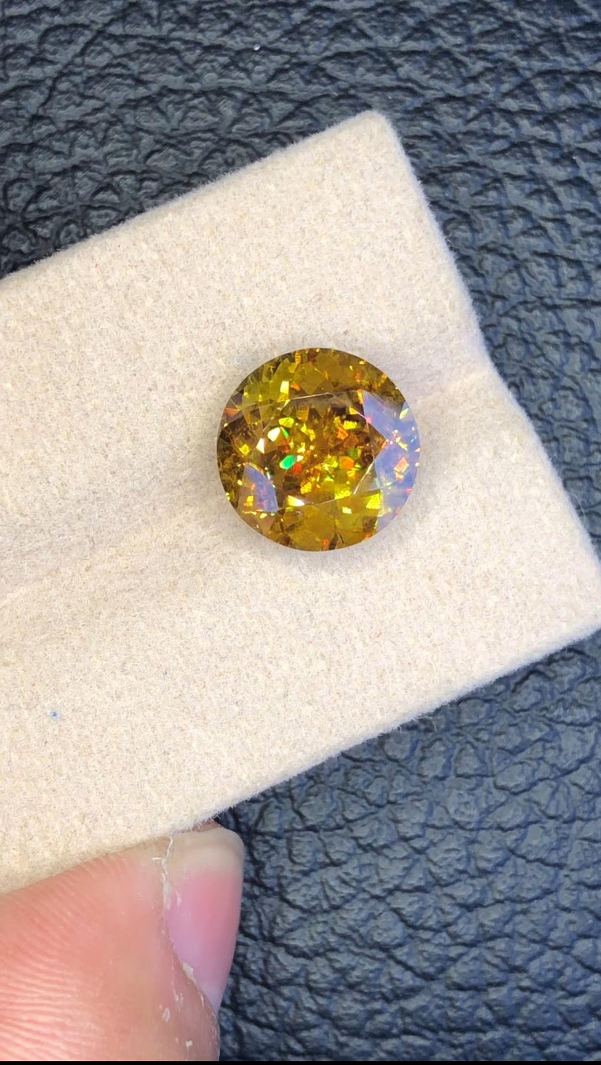 Natural Sphene Gemstone: 5.80 CT Round Cut Titanite from Himalayan Range