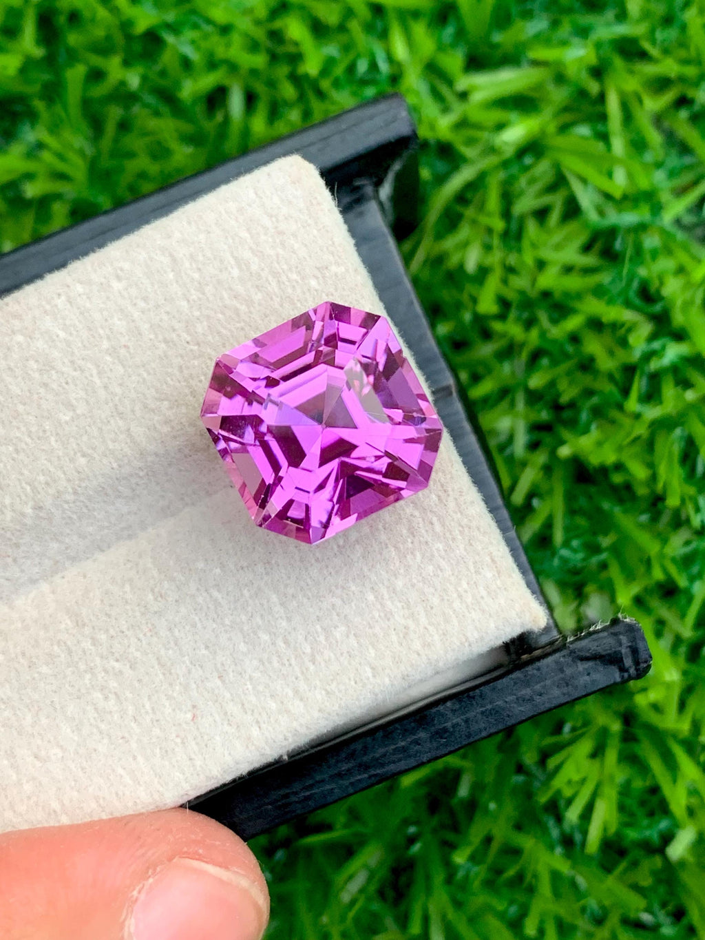 Purplish Pink Kunzite Gemstone: 13.40 CT Faceted Ascher Cut