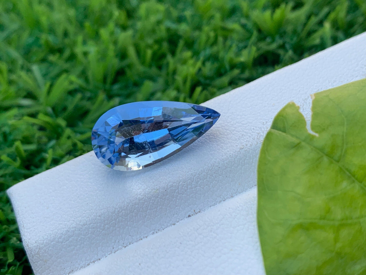 Santa Maria Aquamarine Gemstone: 6.55 Carat Pear Cut, Loupe Clean