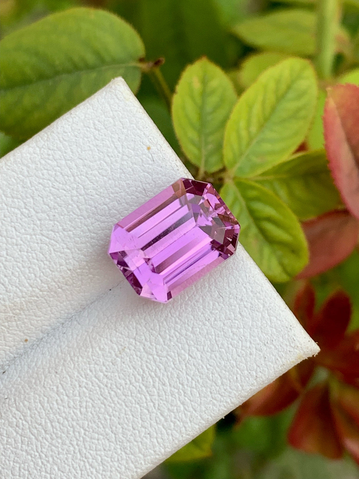Lilac Pink Kunzite Gemstone: Emerald Cut, 7.00 CT