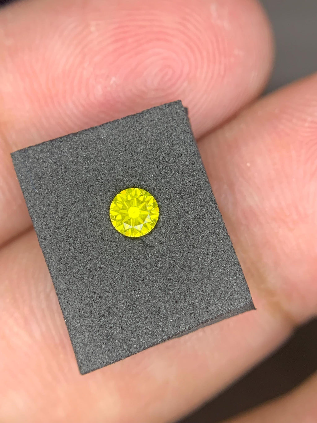 Yellow Diamond: 0.13 ct Round Cut Gemstone