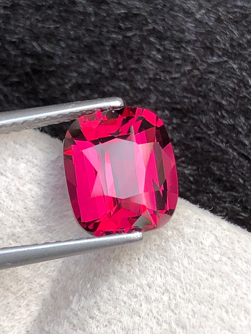 Tanga Mine Rhodolite Garnet 3.80ct Cushion Cut – Raspberry-Tone Tanzanian Gemstone