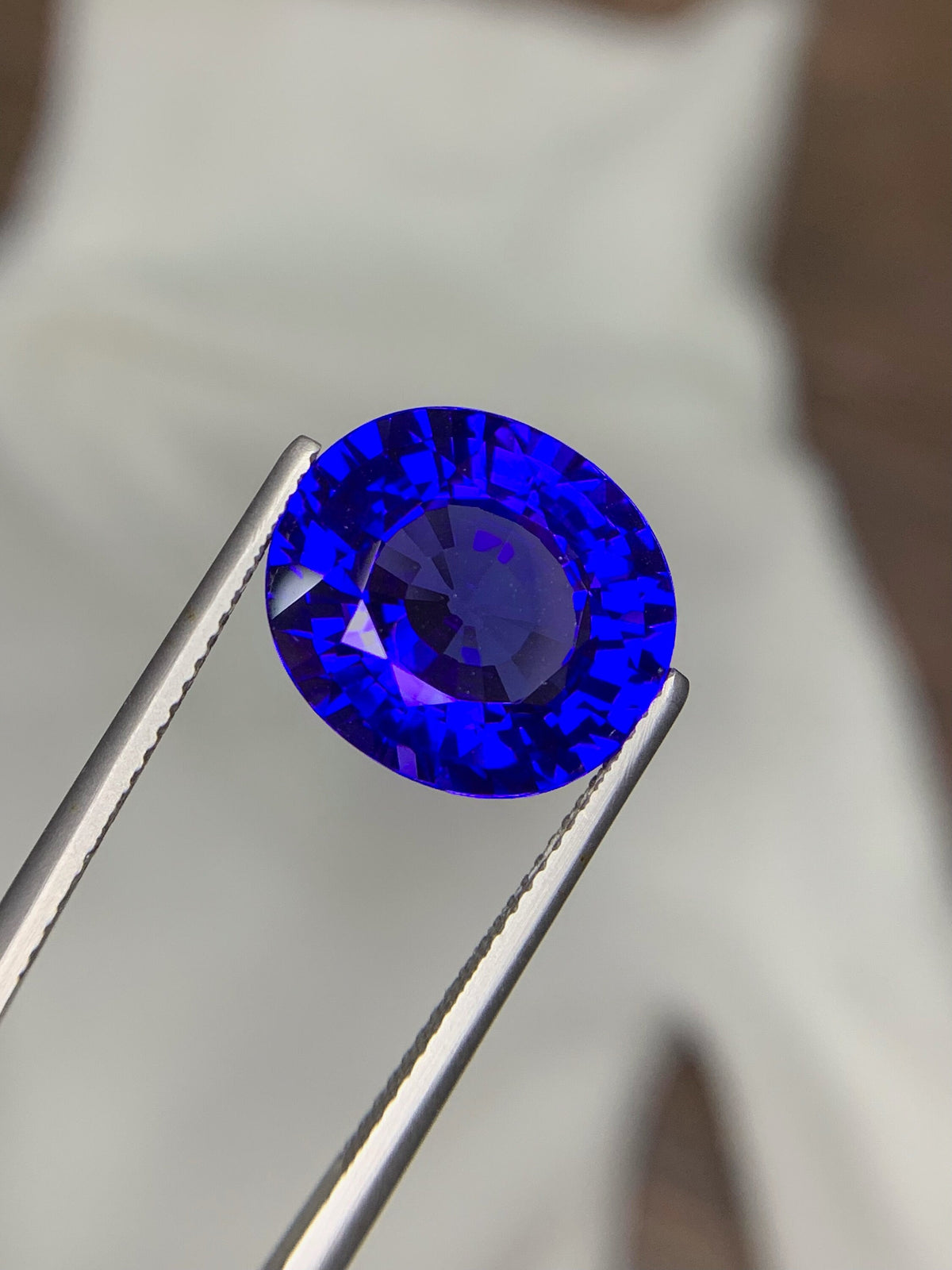 Oval Tanzanite Gemstone: 10.05 Carat Certified Loose Stone