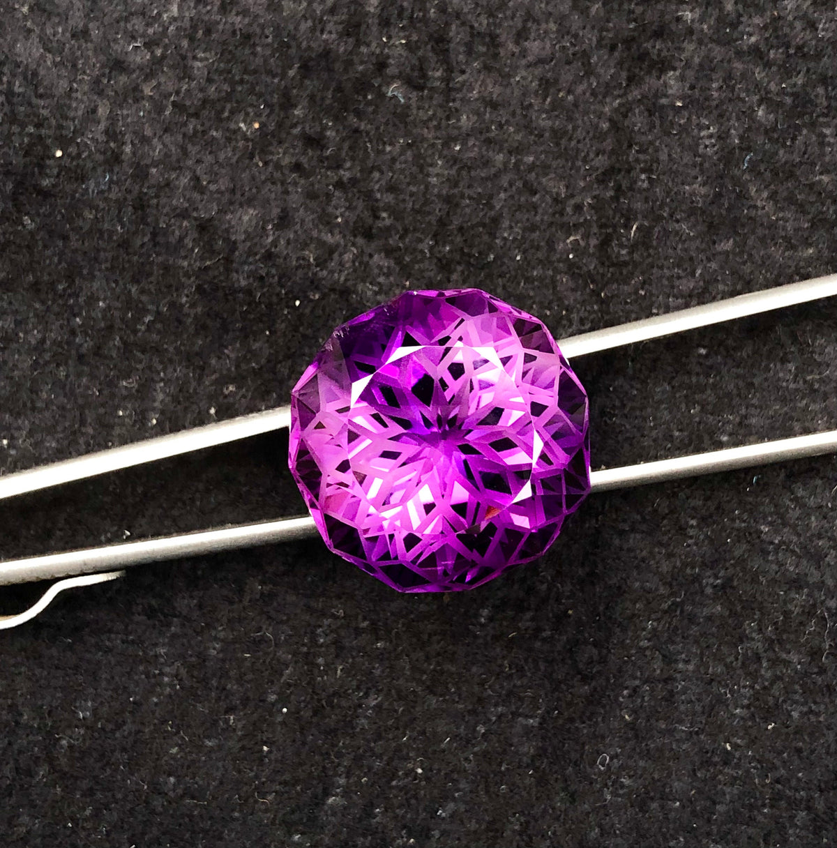 Faceted Pinkish Purple Amethyst Gemstone: 40.65 Carat Brazilian Flower Cut