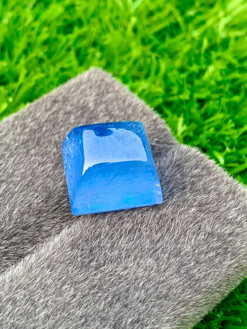Santa Maria Aquamarine Cabochon: Sugarloaf Gemstone, 28.95 Carat
