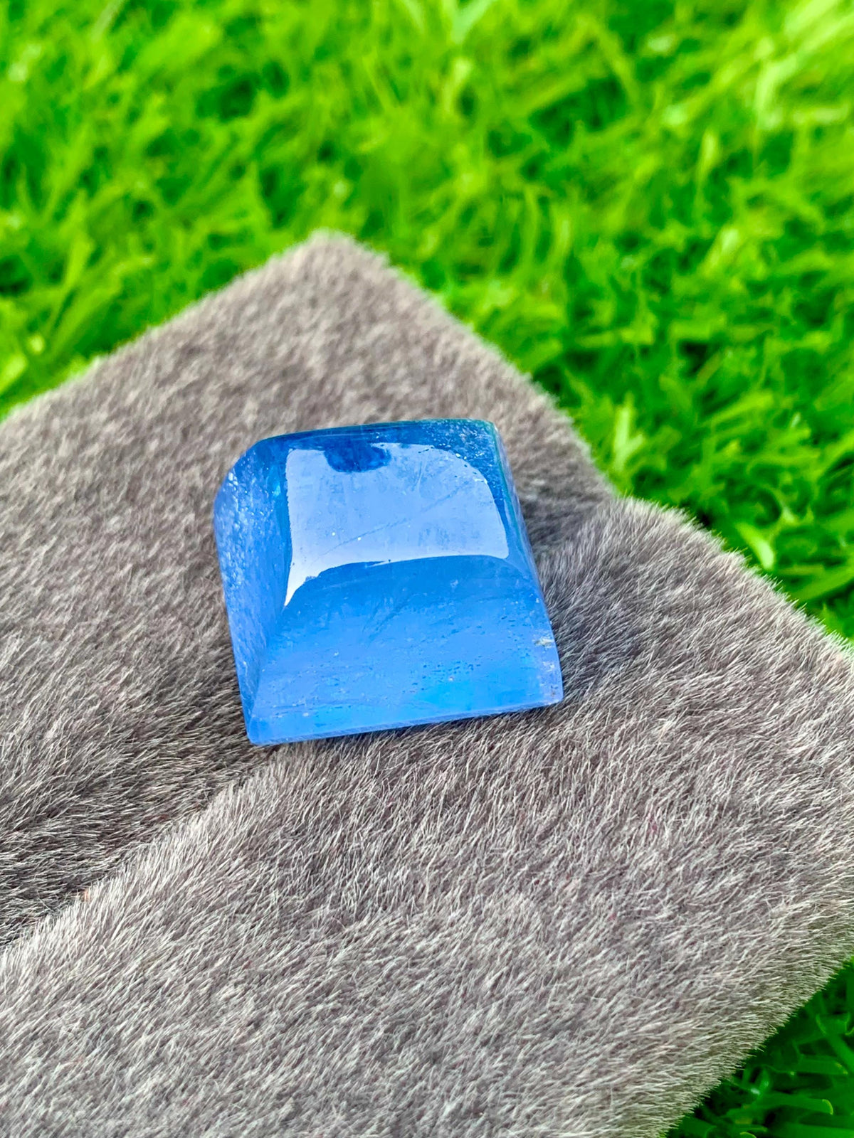 Santa Maria Aquamarine Cabochon: Sugarloaf Gemstone, 28.95 Carat