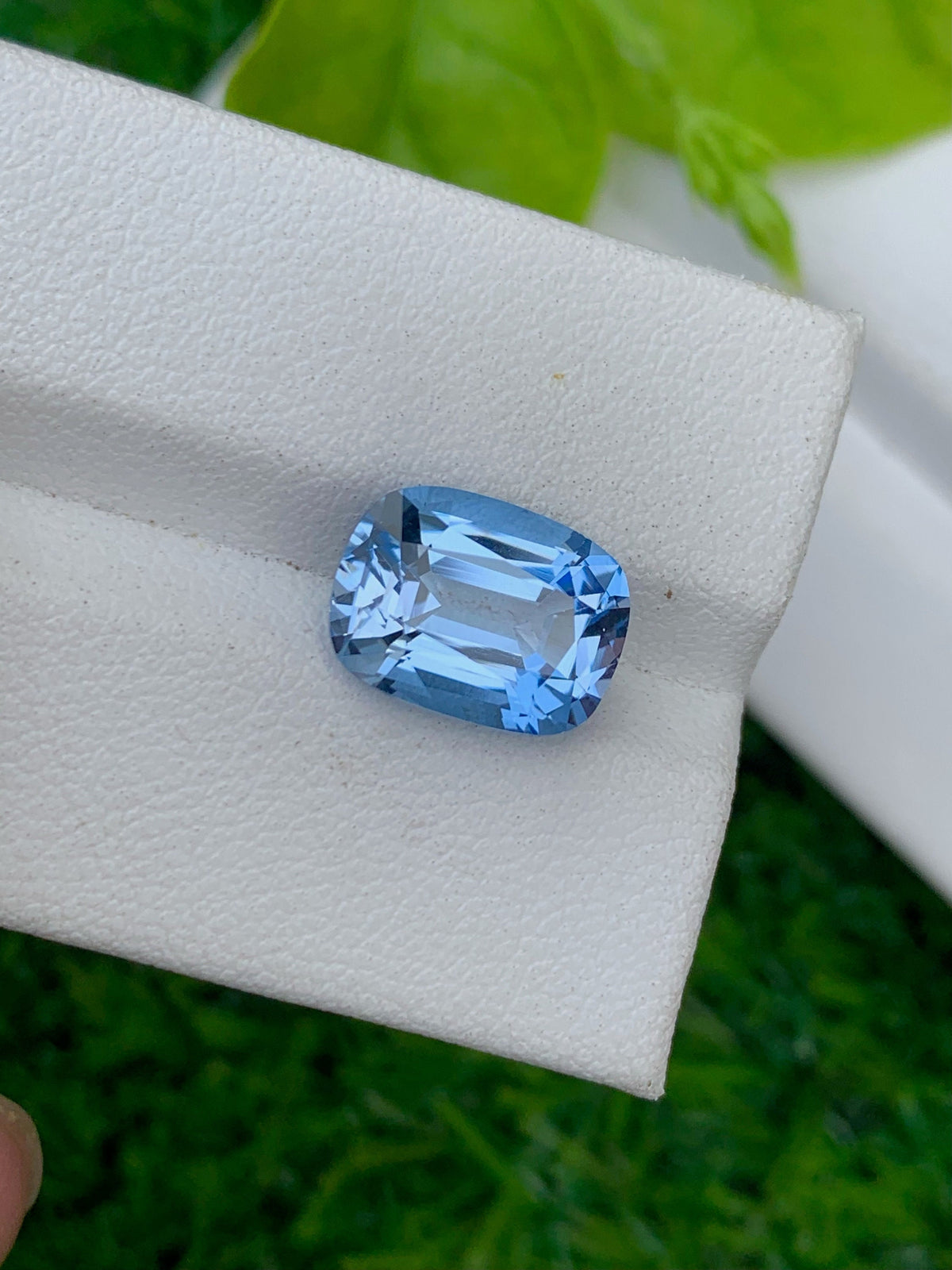 Santa Maria Aquamarine Gemstone: 4.00 CT Deep Blue Cushion Cut