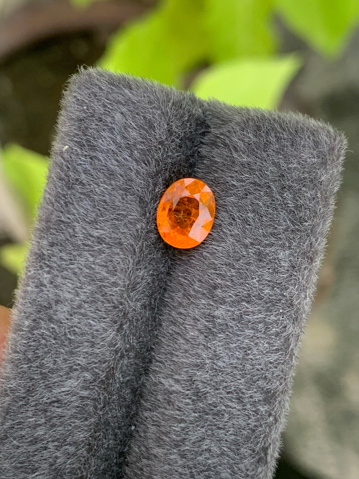 Natural Fanta Garnet Gemstone: Oval Cut, 2.30 CT, Sri Lanka