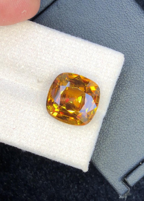 10.95 Carat Faceted Sphene Gemstone: Yellow-Green Ring Stone