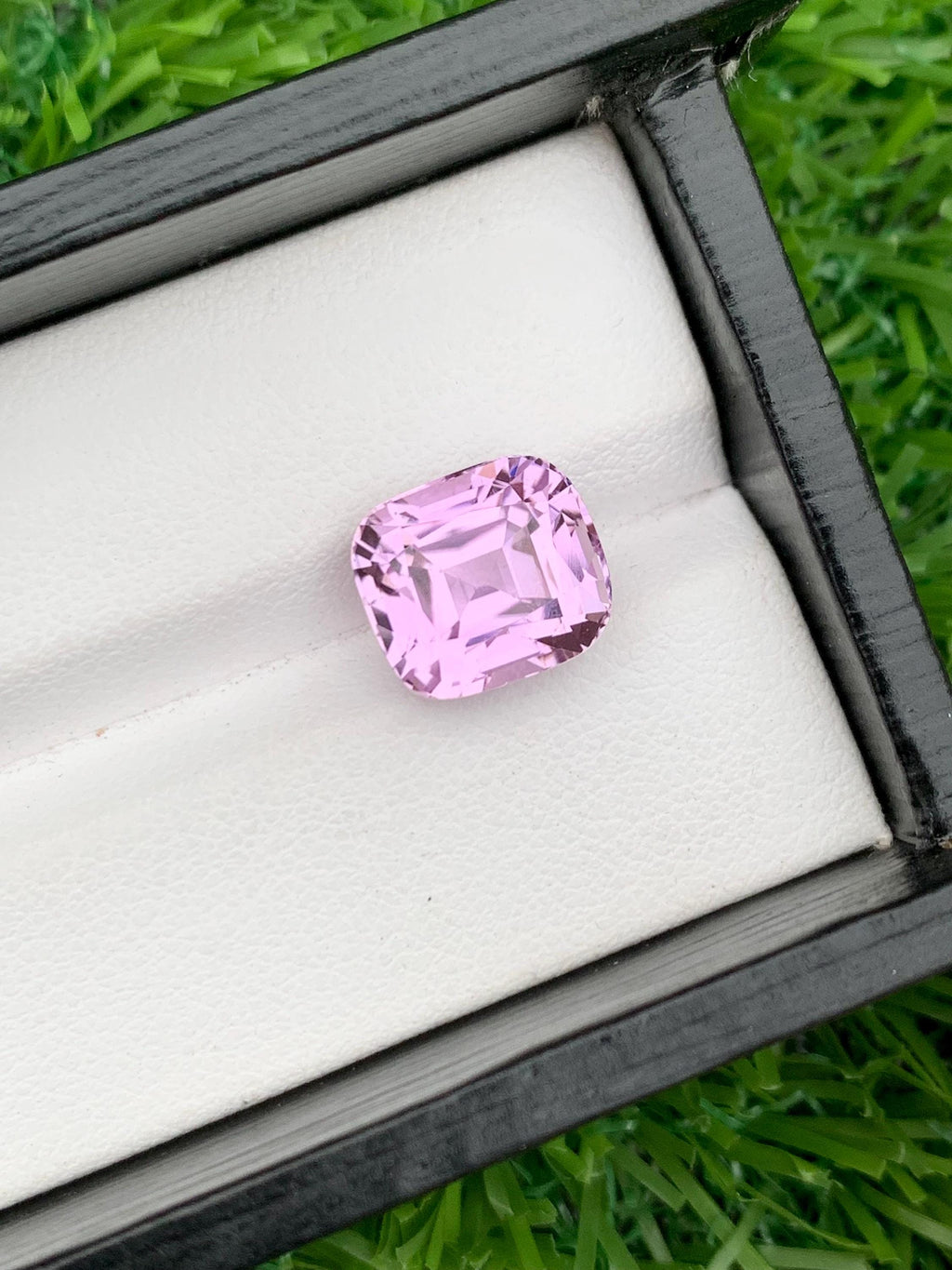 Lavender Pink Kunzite Gemstone: 6.85 CT Cushion Cut October Birthstone