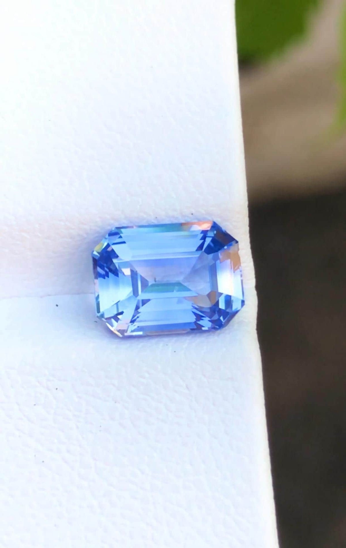 Bi Color Sapphire 3.55 carat emerald Cut – Blue Gem from Sri Lanka No Heat