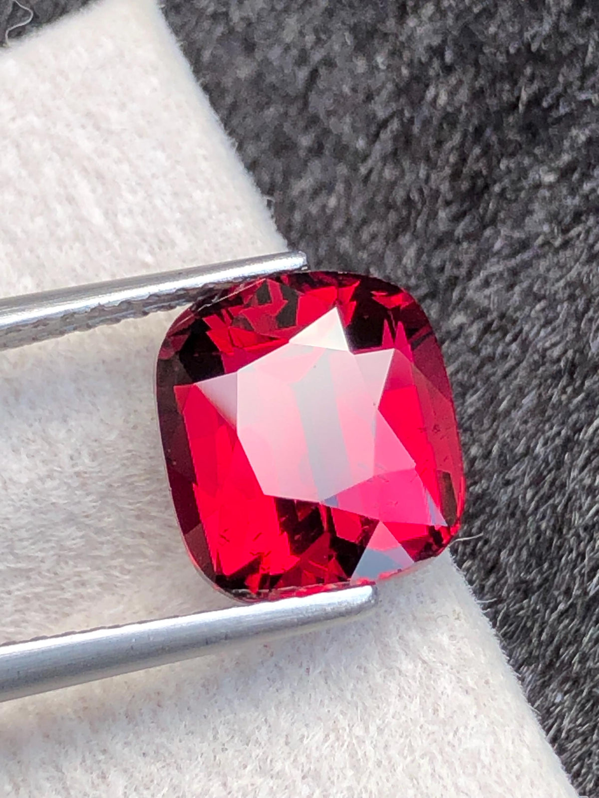 Tanga Mine Rhodolite Garnet 4.81ct Cushion Cut – Raspberry-Tone Tanzanian Gemstone