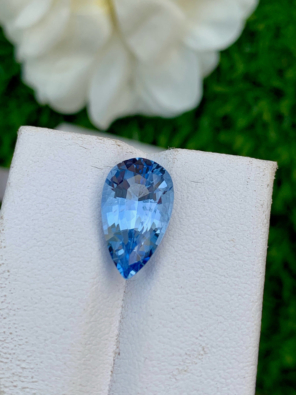 Santa Maria Aquamarine Gemstone: 4.05 CT Pear Cut Stone