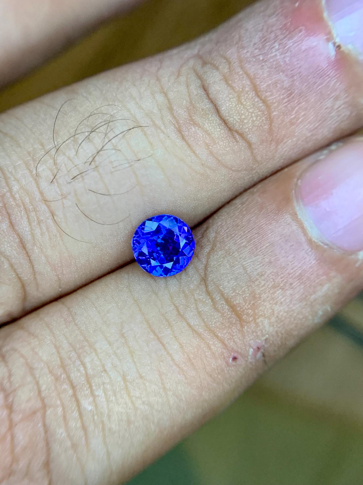 Certified 0.89 Carat Round Tanzanite: Violet-Blue Loose Gemstone