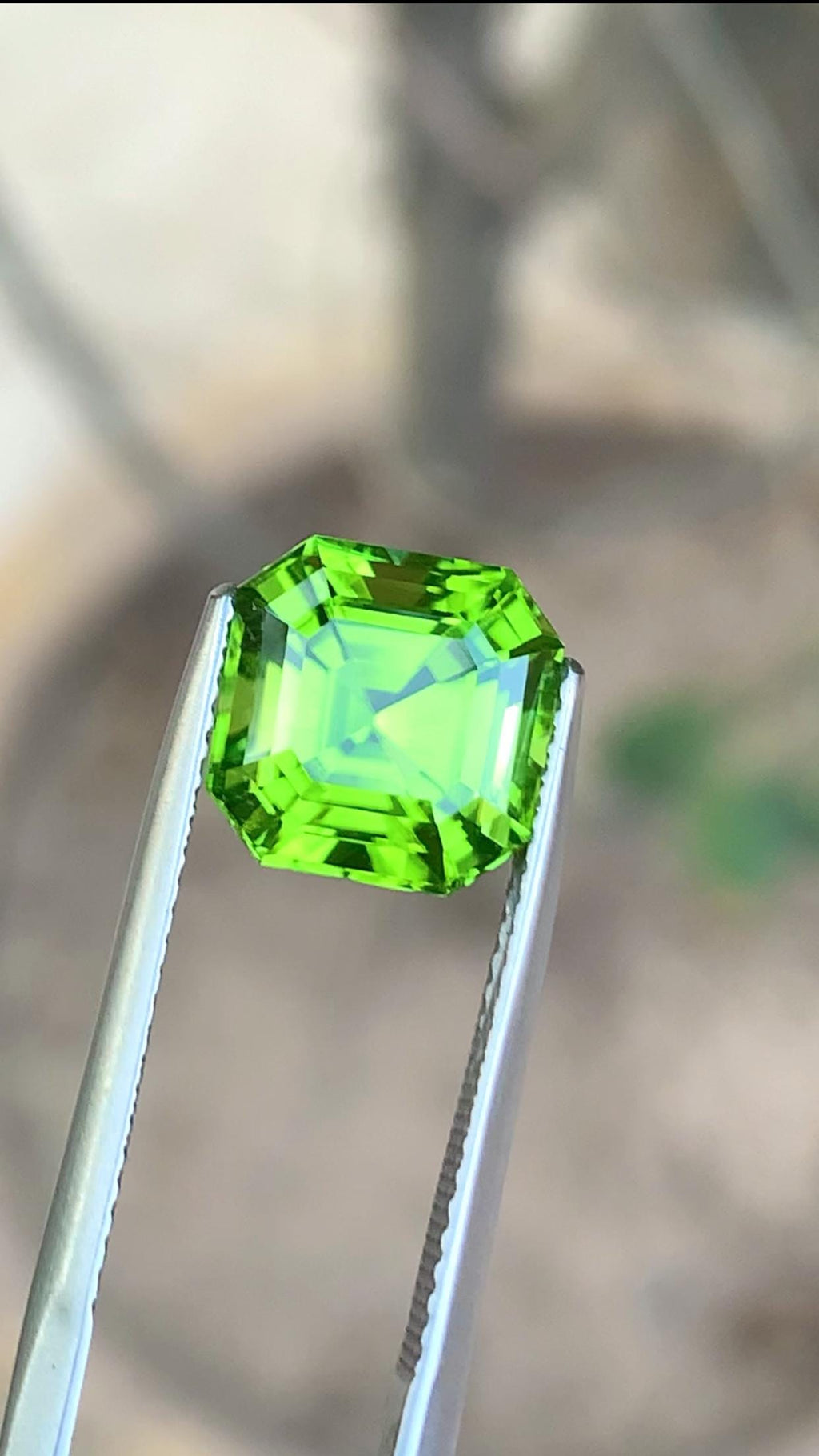 Asscher Cut Peridot Gemstone: Natural Olive Green, 4.50 Carat